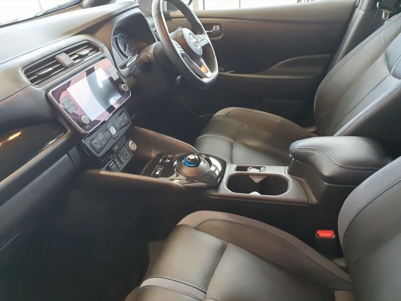 More views of Nissan Leaf