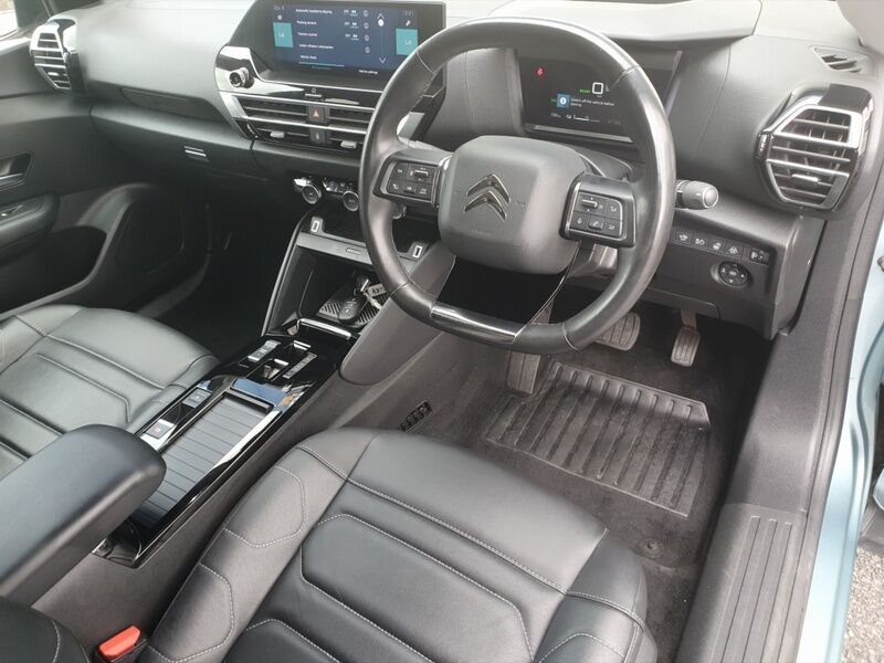 More views of Citroen e-C4 X