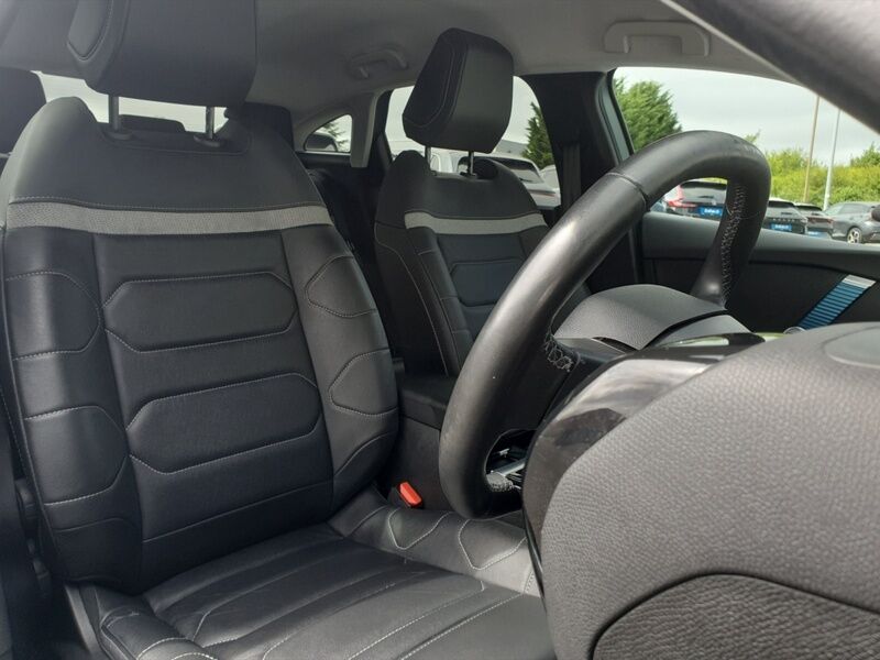 More views of Citroen e-C4 X