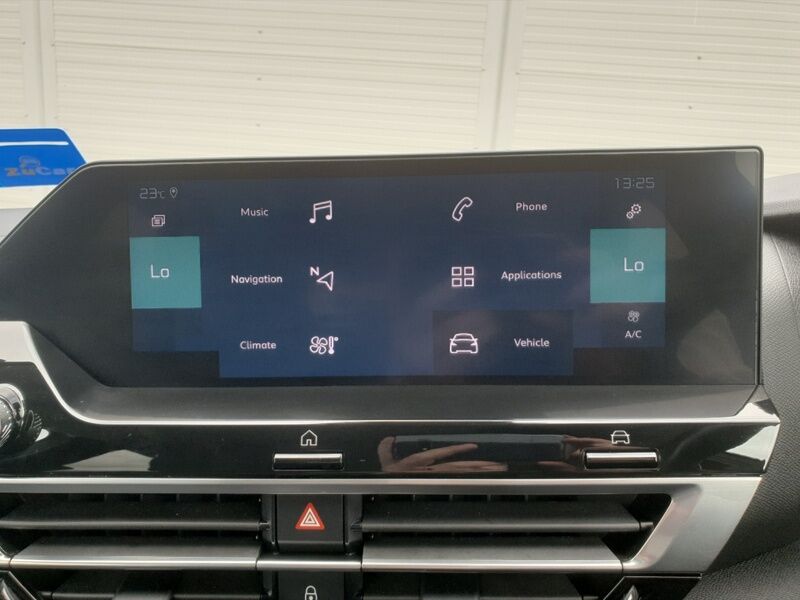 More views of Citroen e-C4 X