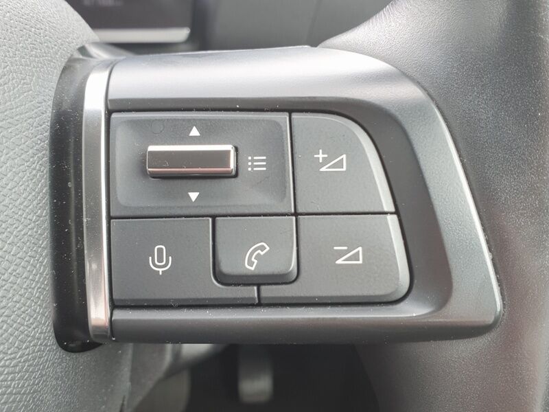 More views of Citroen e-C4 X