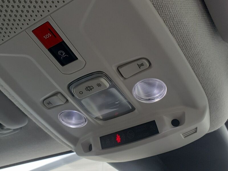 More views of Citroen e-C4 X