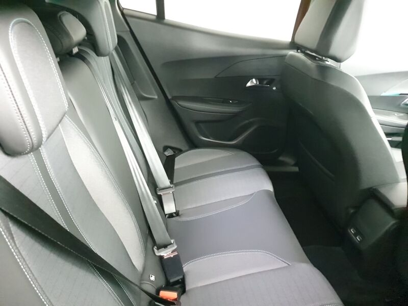 More views of Peugeot 2008