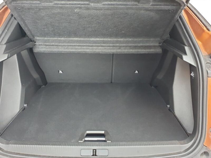 More views of Peugeot 2008
