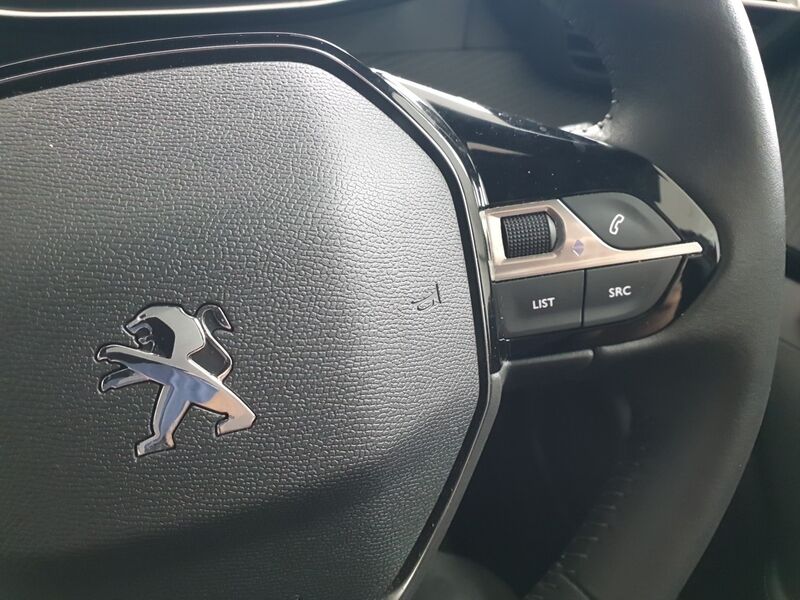 More views of Peugeot 2008