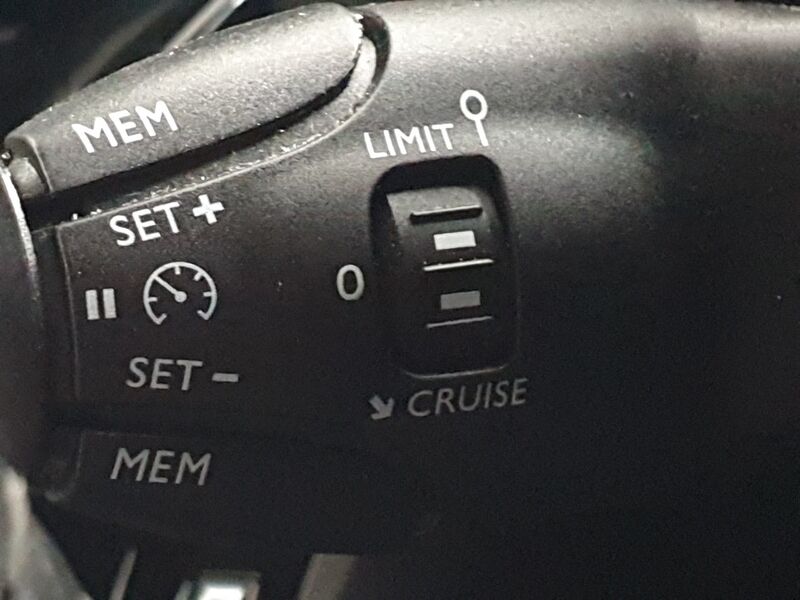 More views of Peugeot 2008