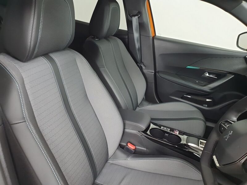 More views of Peugeot 2008