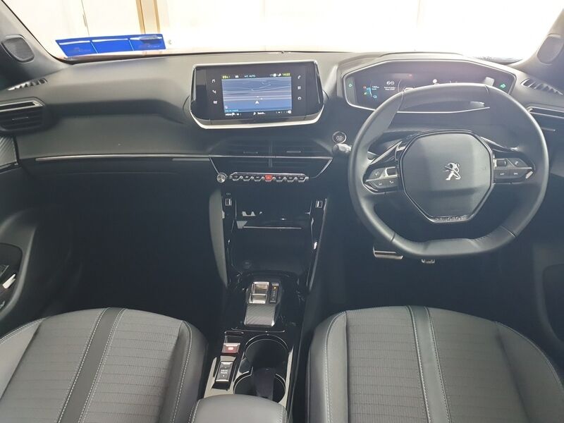 More views of Peugeot 2008
