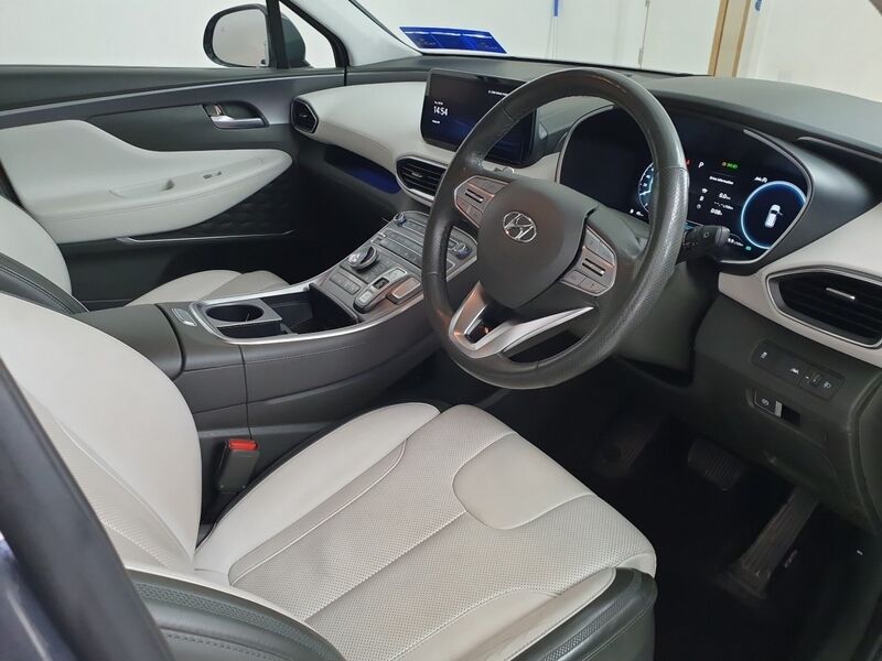 More views of Hyundai Santa Fe