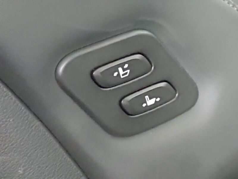 More views of Hyundai Santa Fe