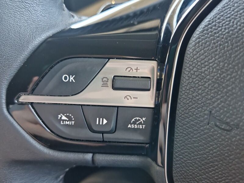 More views of Peugeot 308