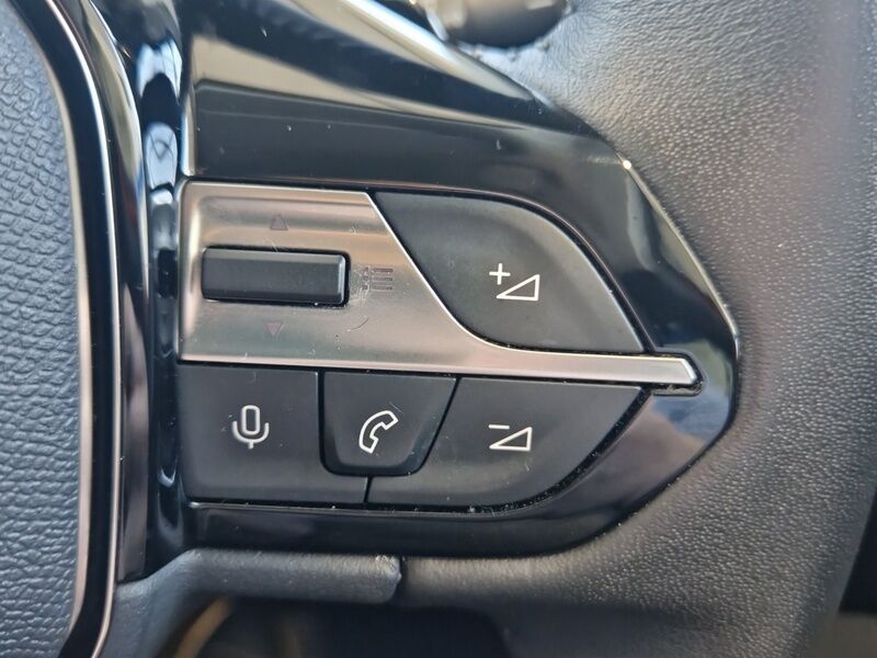 More views of Peugeot 308