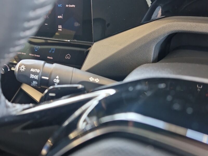 More views of Peugeot 308
