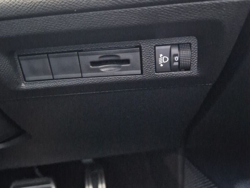 More views of Peugeot 308