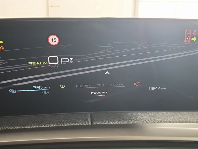 More views of Peugeot 3008