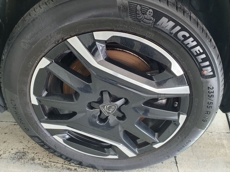 More views of Peugeot 3008