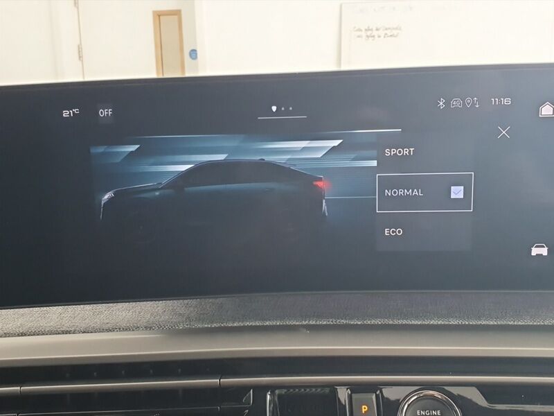 More views of Peugeot 3008