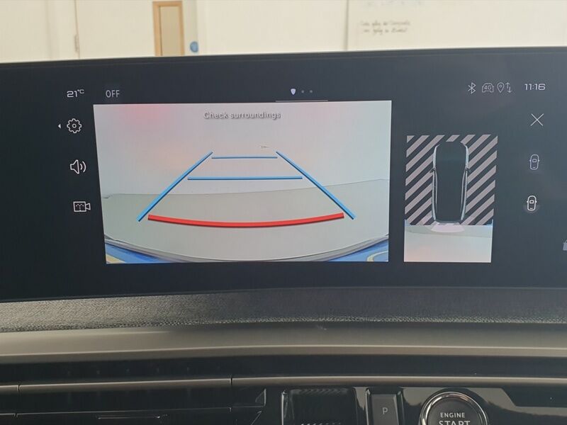 More views of Peugeot 3008