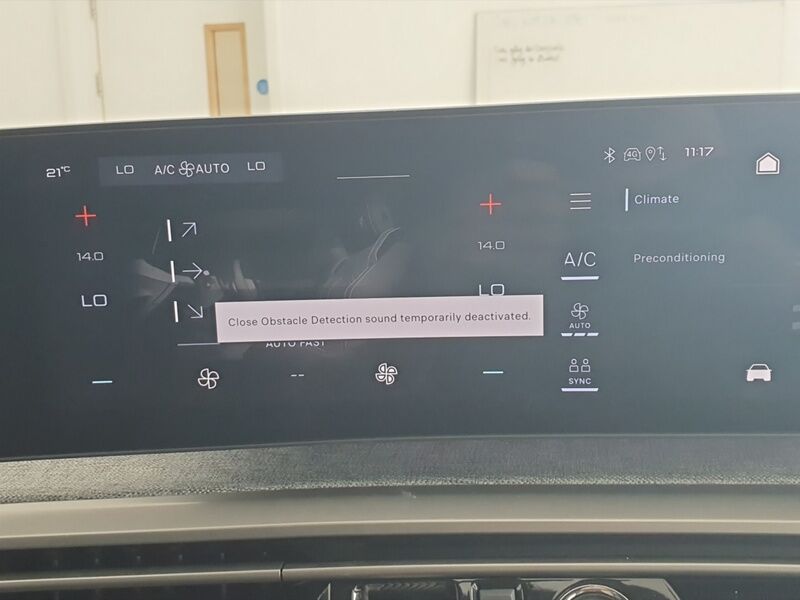 More views of Peugeot 3008