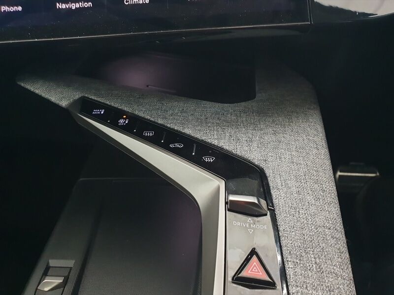 More views of Peugeot 3008
