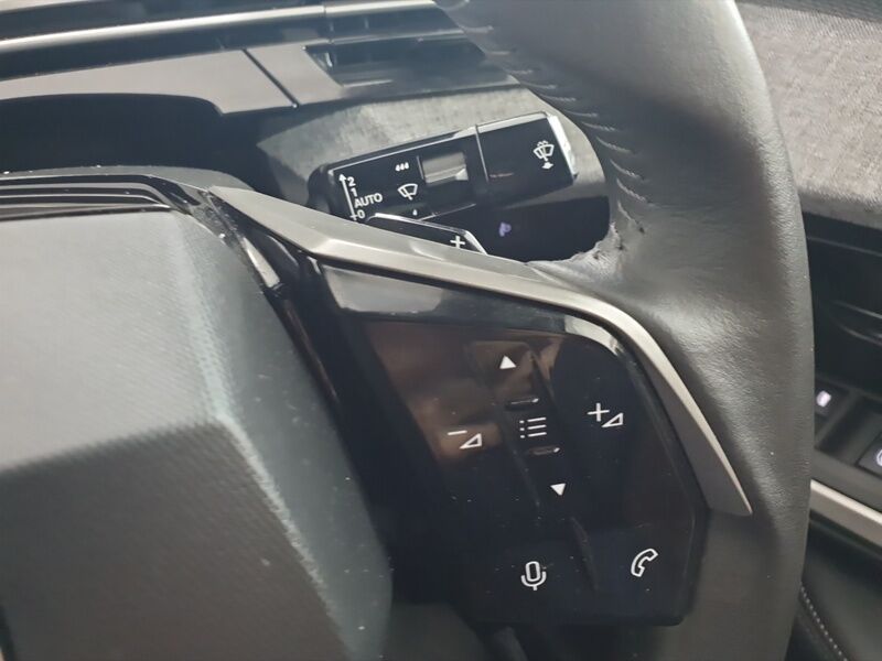 More views of Peugeot 3008