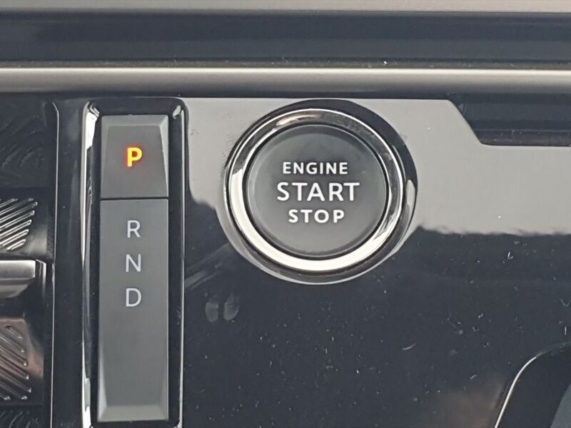 More views of Peugeot 3008