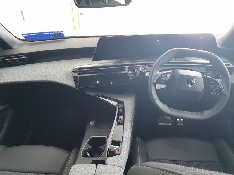 More views of Peugeot 3008