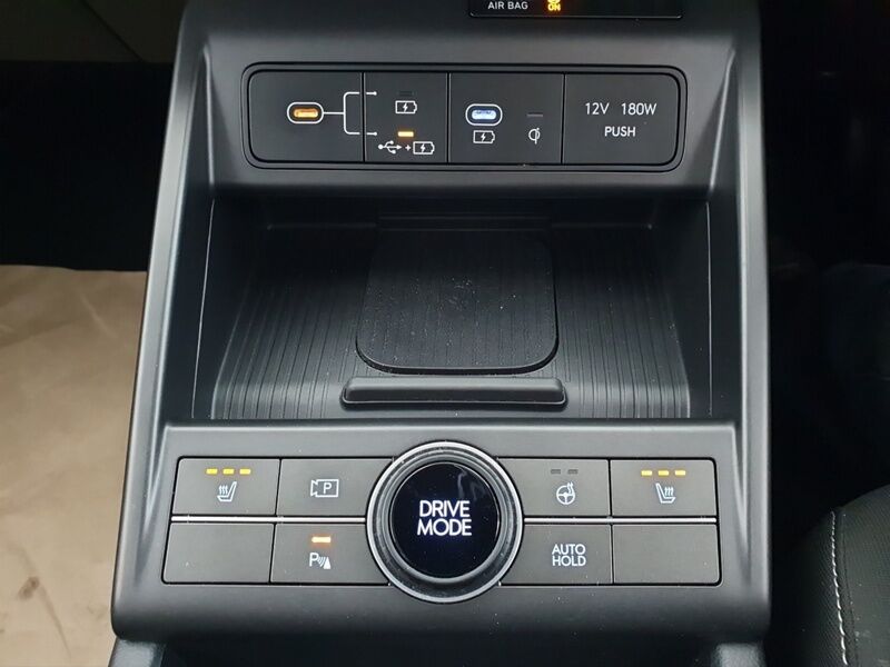 More views of Hyundai KONA