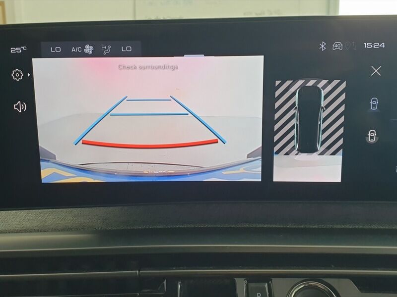 More views of Peugeot 5008