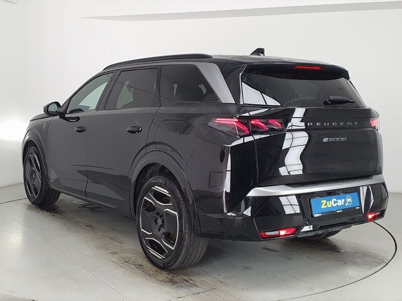 More views of Peugeot 5008