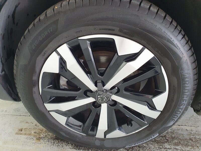 More views of Peugeot Rifter