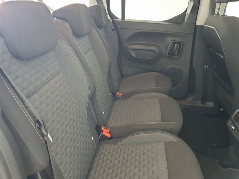 More views of Peugeot Rifter