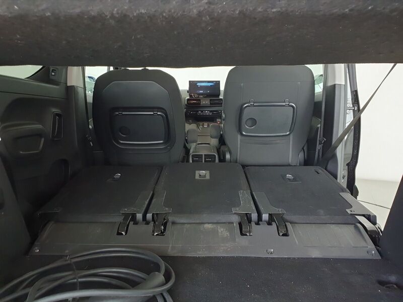 More views of Peugeot Rifter