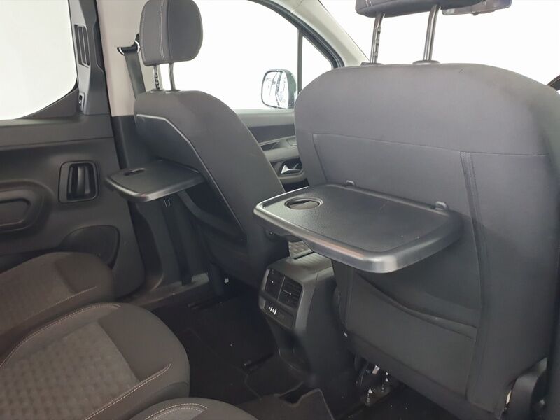 More views of Peugeot Rifter