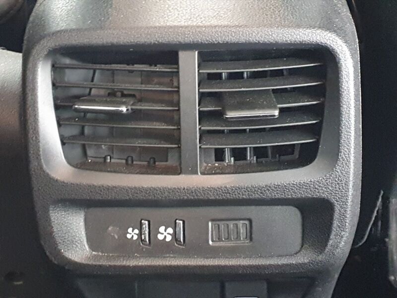 More views of Peugeot Rifter