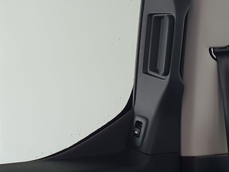 More views of Peugeot Rifter