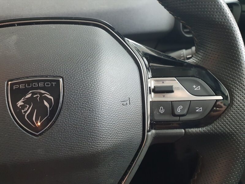 More views of Peugeot Rifter