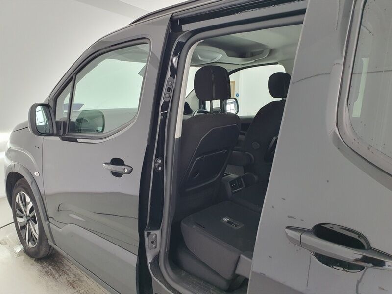 More views of Peugeot Rifter