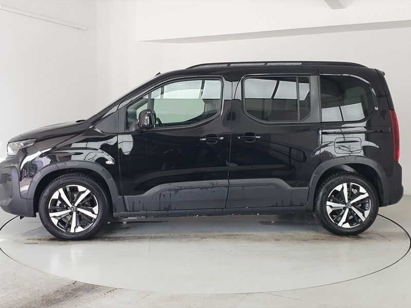 More views of Peugeot Rifter