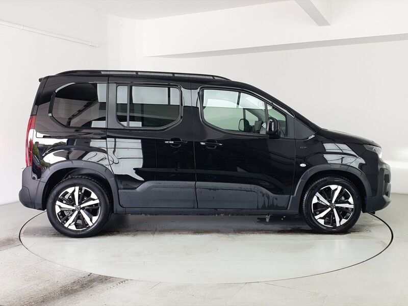 More views of Peugeot Rifter