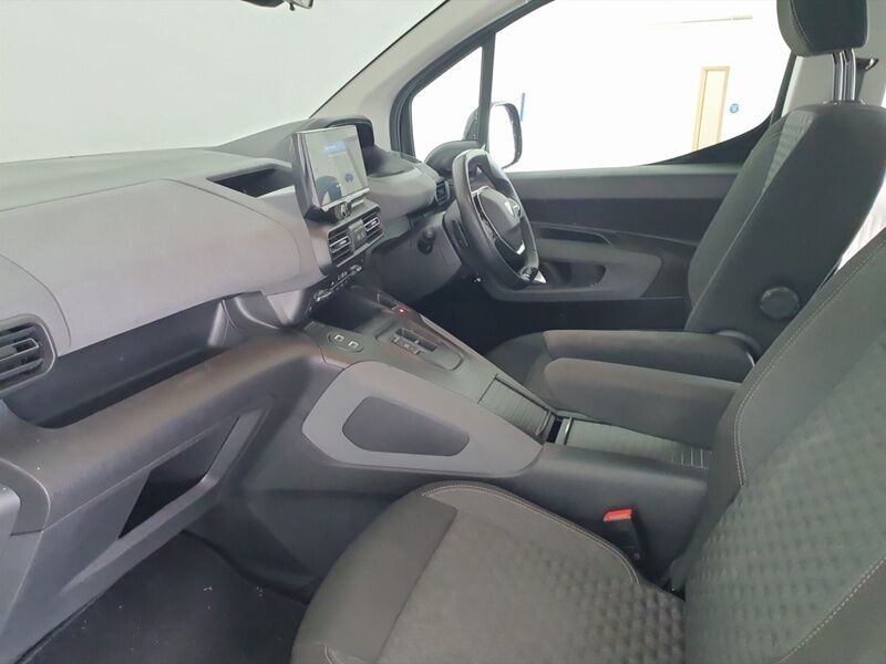 More views of Peugeot Rifter