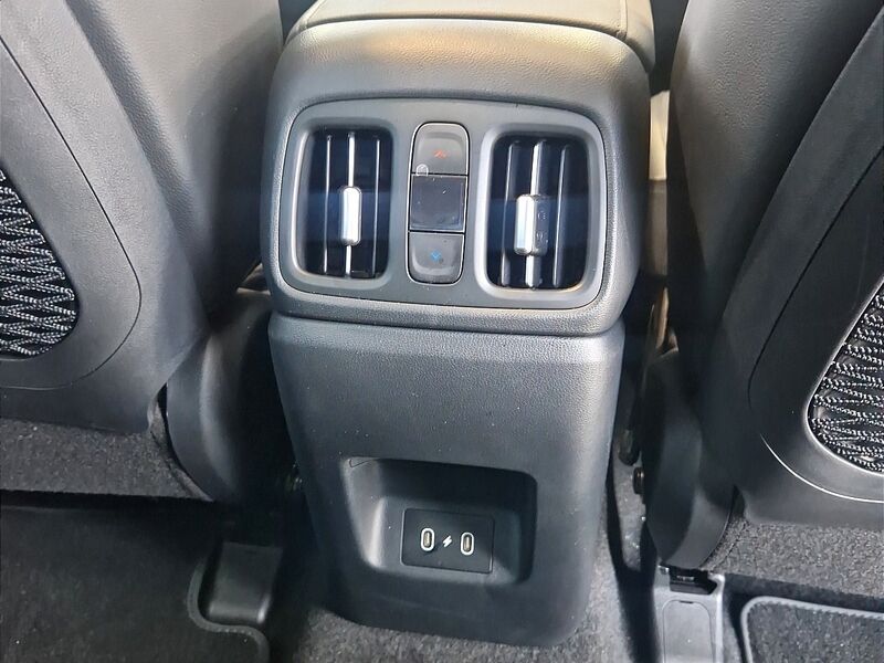 More views of Hyundai Tucson