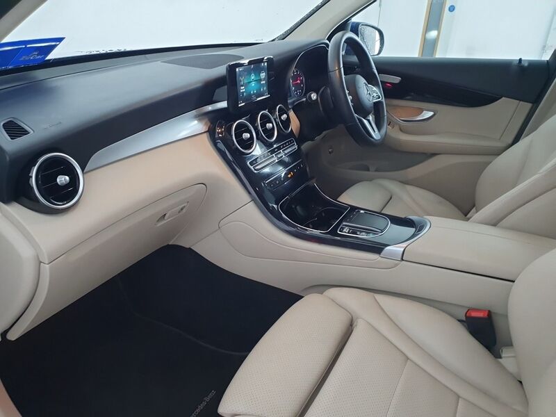 More views of Mercedes-Benz GLC