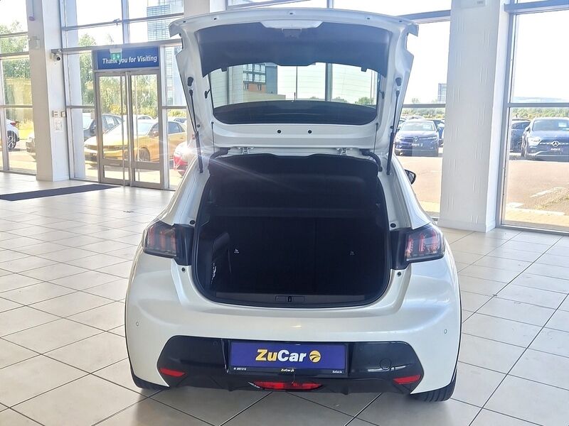 More views of Peugeot 208