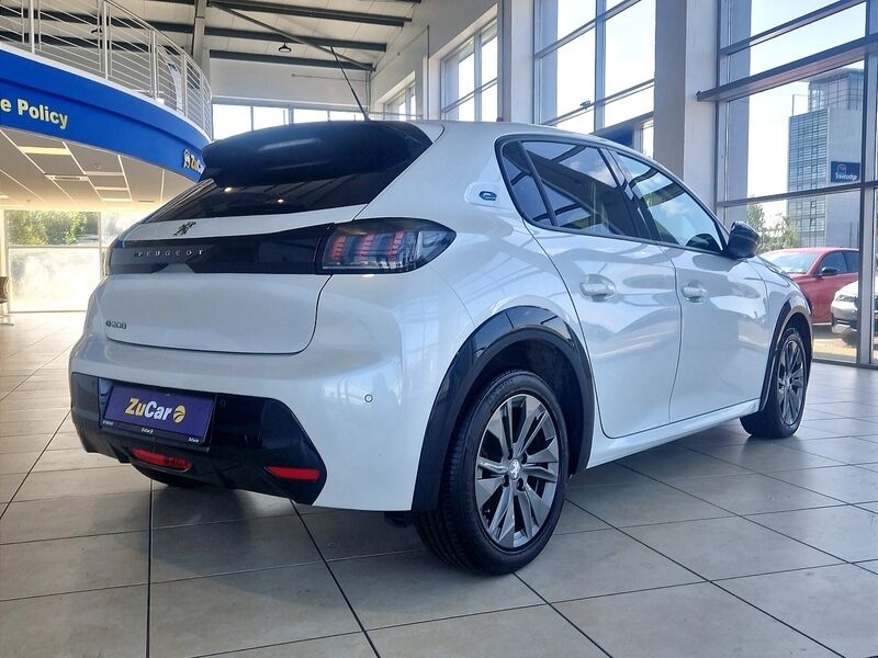 More views of Peugeot 208
