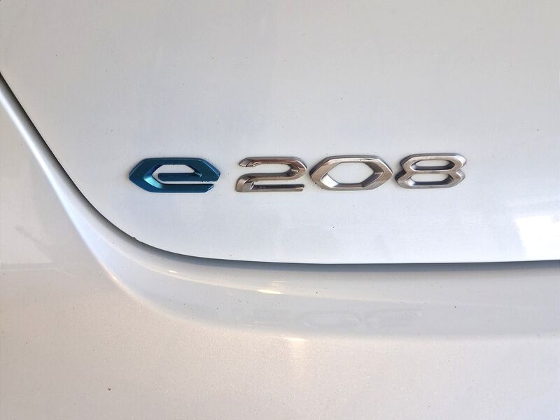 More views of Peugeot 208
