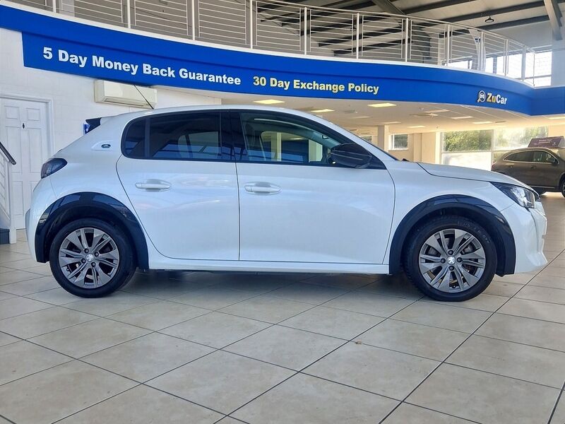 More views of Peugeot 208