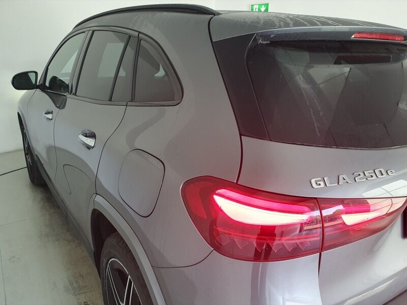 More views of Mercedes-Benz GLA