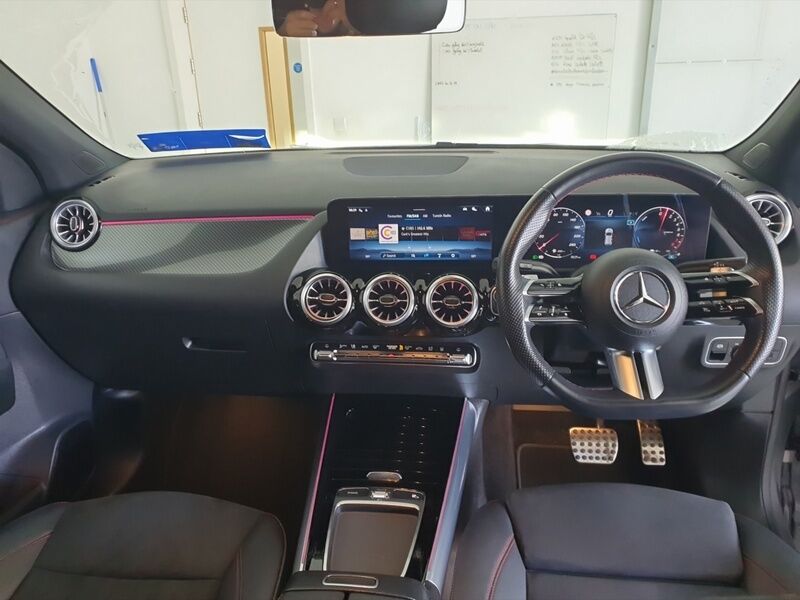 More views of Mercedes-Benz GLA