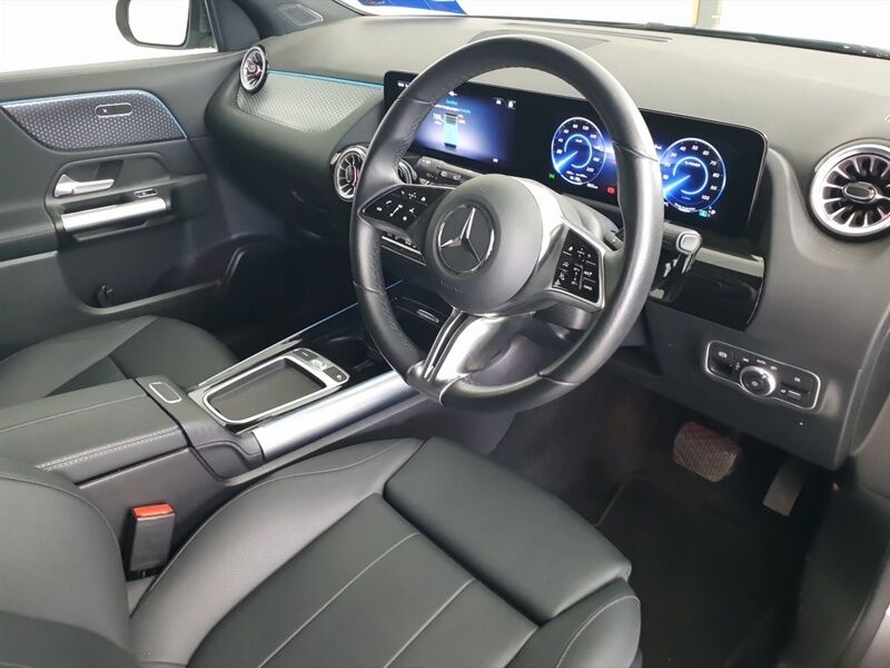 More views of Mercedes-Benz EQA